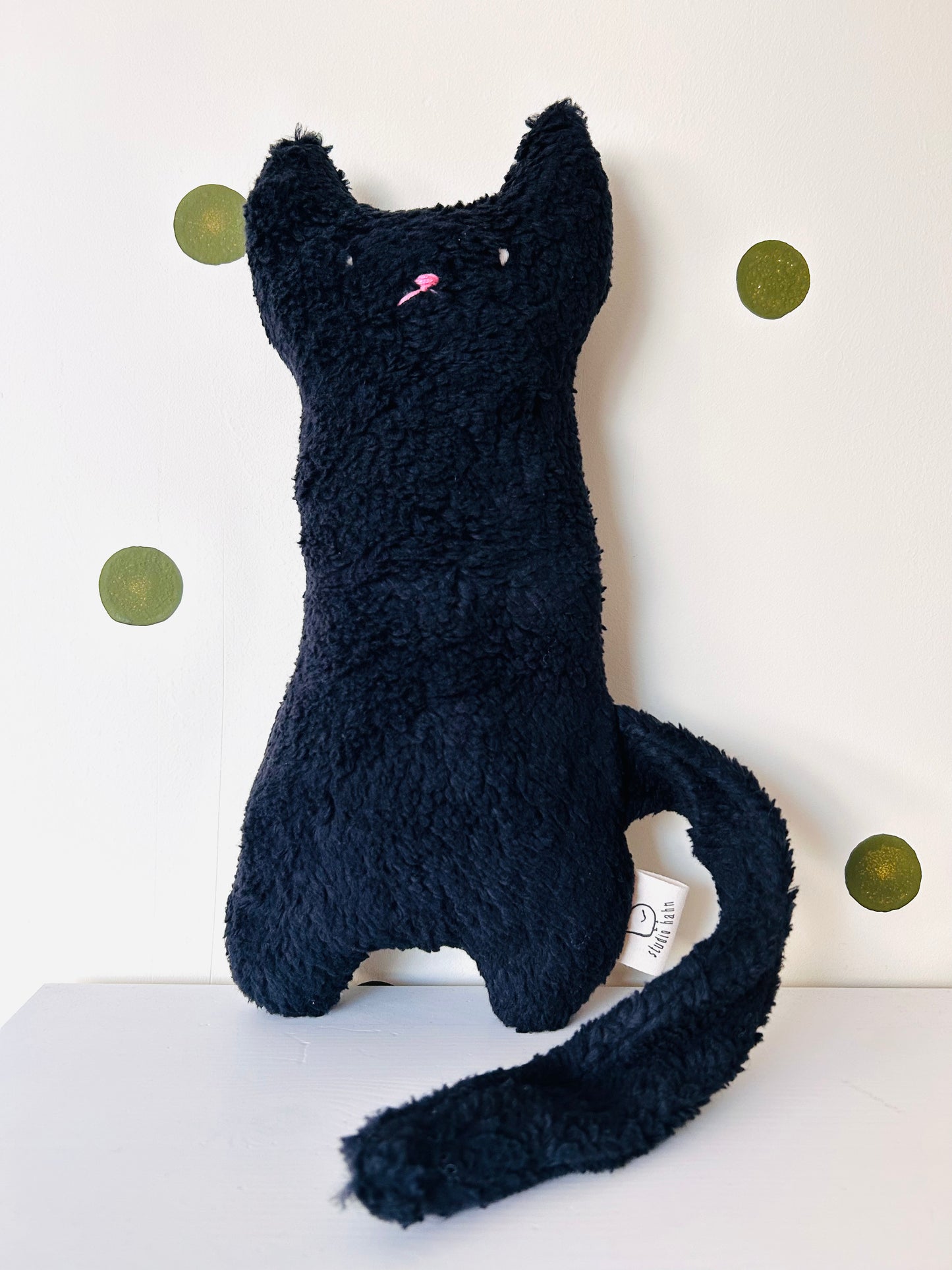 Kuscheltier schwarze Katze Nepi Bio Baumwolle