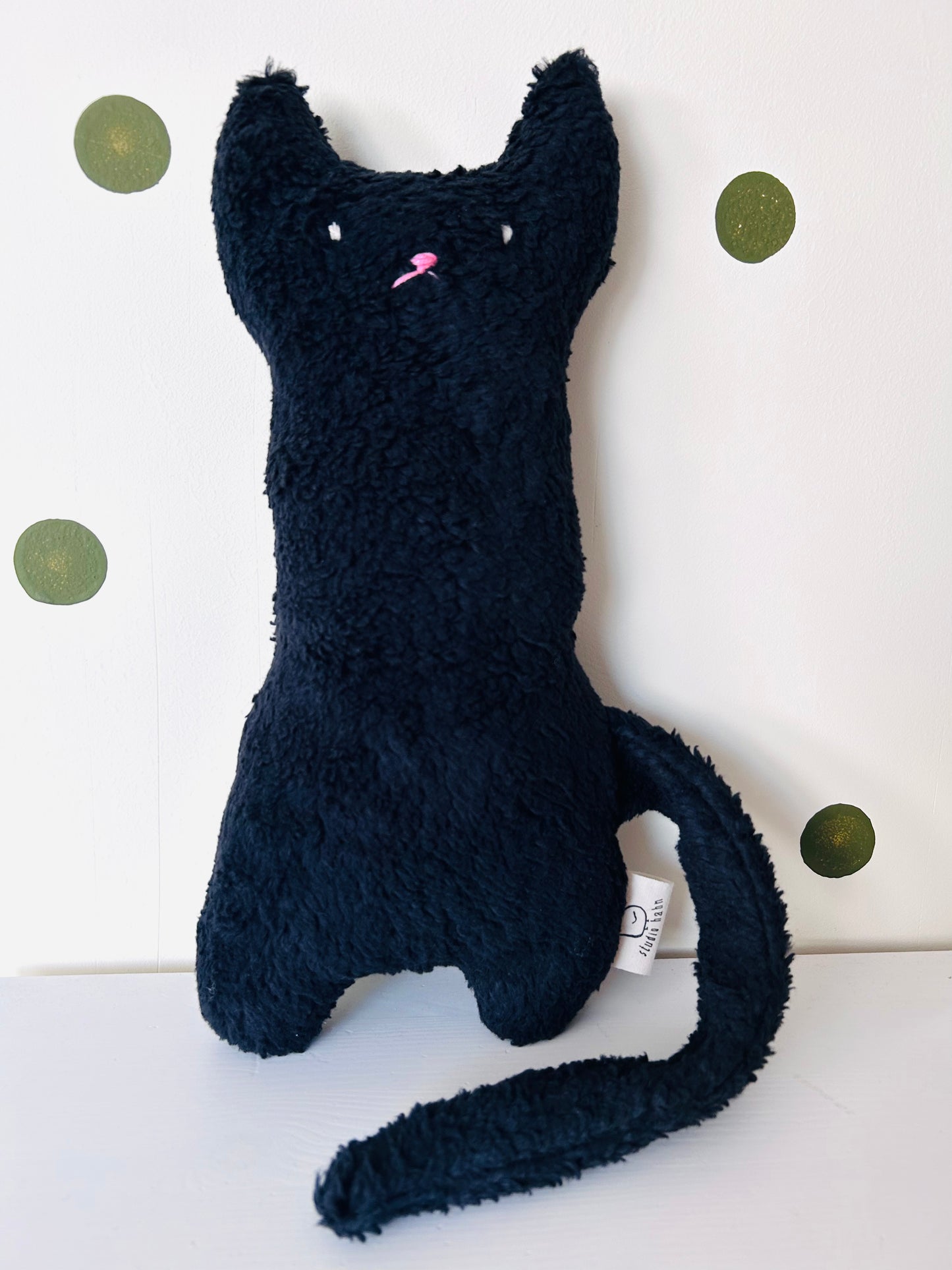 Kuscheltier schwarze Katze Nepi Bio Baumwolle